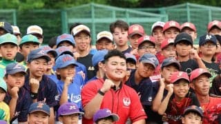 佐々木麟太郎「優先順位を」故郷岩手で子どもへメッセージ　フリー打撃の柵越えで歓声浴びる