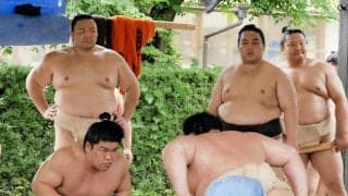 朝紅龍が公務執行妨害級のボケで笑い誘う、朝乃山と交通安全イベント　ともに休場明け名古屋場所出場を明言【大相撲】