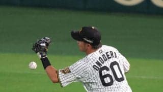 阪神　まさかの幕切れに甲子園どよめく　左飛でゲームセットのはずが小野寺が痛恨落球→次善の処理で打者走者を一塁タッチアウト　逃げ切るも「しっかり守らないといけない」