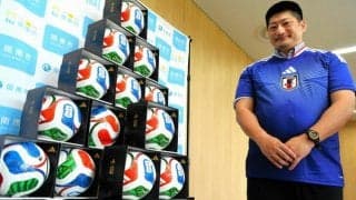サッカーW杯公式球レプリカ、27小学校に贈る　山口・周南の経営者