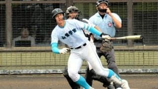 投打で注目の山梨学院・菰田、けがから復帰戦で特大アーチ　山梨大会