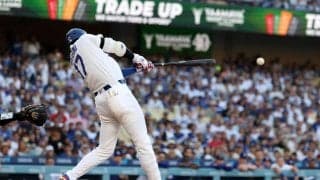 大谷翔平　32歳バースデー適時打と豪快バット投げに球場どよめき　珍プレーに本人は笑顔