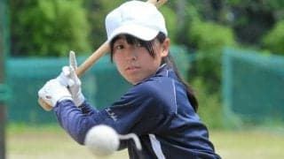「ヒット量産」「一度は盗塁」女子選手コンビ、男子に交じり追う白球