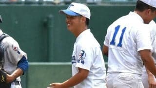 心臓病の三塁コーチャー、仲間と両親に感謝　「高校野球ありがとう」