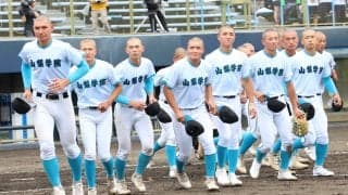 山梨学院がドラ1候補の本塁打で初戦快勝！昨夏の福岡王者もコールド発進【全国の注目校・6日の試合結果】