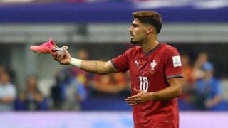 【Ｗ杯】スパイクのかかとに穴が！ポルトガルＭＦネトが試合中に交換「靴ずれしていますね」「初めて見た」ネットざわつく