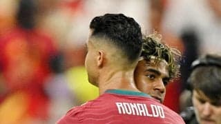 世代交代を象徴…41歳ロナウド、18歳ヤマルの抱擁に世界涙「一生語り継がれる瞬間」