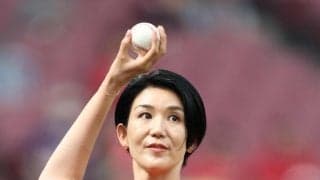プリンセス・メグこと栗原恵さんが始球式　見事ノーバン投球に「大満足です」　現役さながらの美フォーム披露