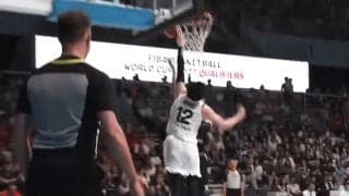 「まじNBA！」渡邊雄太の“衝撃ブロック”に解説絶叫！「凄いの出た」「あれだけ後手だったのに…」【バスケ日韓戦】