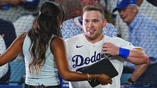 大谷の“巻き添え”から2年…美女レポーターの危機回避に爆笑「流石ですw」「慣れてる」