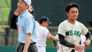 球史に名を残した「三沢」エースの誇り　故障の相手にドリンク運ぶ