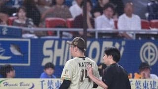 日本ハム・加藤貴が緊急降板　六回１死一、二塁の場面でトレーナーとともにベンチへ、そのまま交代　新庄監督「腰がちょっと張ったみたい」