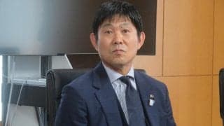 森保一監督「森保ノート」と特製ペンを贈呈「中身は見せないです。×マークとかしているかも（笑い）」