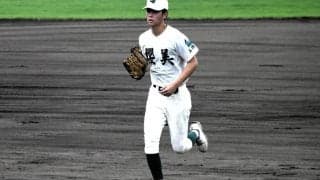 ただ捕ることだけ…ピンチで連続ファインプレー　桜美学園の西野選手