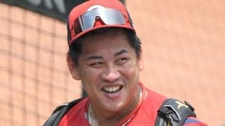 えっ髪形も体形も一変！元巨人、広島で活躍の左腕がロン毛パーマ＆ムキムキのトレーナーに　世界展開ジムに勤務報告に反響「雰囲気変わりましたね。びっくり」