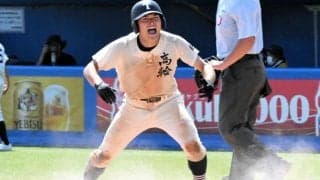 4人継投を受けた高輪の石黒捕手　三回の適時打でチームに勢い