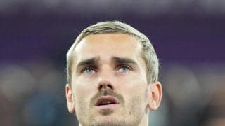 「出番やピッチに立て」「試合出ろよ」元フランス代表グリーズマン生観戦、スタンドで娘と一緒に