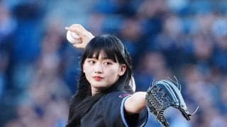 【ロッテ】「勝利の女神になって」「オレもいつか…」櫻坂46山﨑天のワンバン始球式が話題沸騰