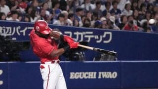 【広島】ファビアン、ホームランウイングに８号ソロ「バットが折れたけど、よく入ってくれた」