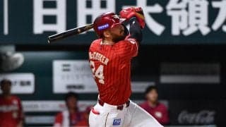 【楽天】４本塁打で首位ソフトバンクに競り勝つ　マッカスカーが来日初の１試合３発