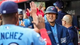 岡本和真が「本当に誇らしい」　偉業直後→MLB公式の1枚に反響、“隣”に大谷翔平「カッコよすぎる」