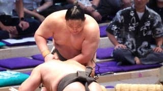 右膝の大けがから復帰２場所目の三田が白星発進　「どの相撲も勝ちにこだわっていきたい」