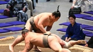 新三段目の雷修が白星発進　夏場所後の日焼け跡がまだくっきり