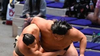 同期「竜対決」は竜鳳に軍配、竜翔を寄り切った　千秋楽に初まげ披露の予定