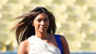 「満開の夏！」ドジャース女性リポーター、ノースリーブで夏満喫「いつもオシャレ」「きれい」