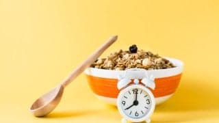 「いつ」食べるかが健康のカギ！時間栄養学とは