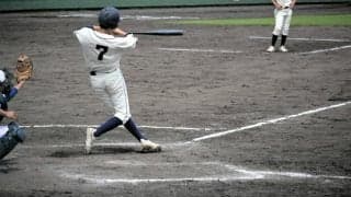 左手だけで「自分のスイング」貫く　高田農の長谷川選手が2安打