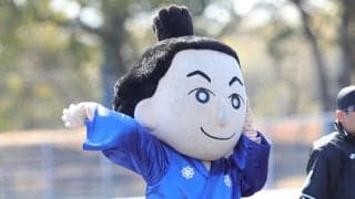 【西武】高知県の観光キャラクター「坂本龍馬くん」がロッテ戦始球式に登場でワンバン投球