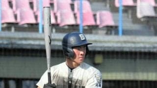 強いスイングで「公式戦初」の5打数5安打　青洲の川手秀成捕手
