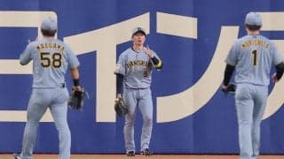 「ドンピシャのタイミング。あれは凄い」「たまらねー」阪神・近本のチームを救った大ジャンプキャッチに反響「抜けてたら展開変わってた」「替えが効かない」