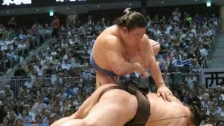 藤ノ川が戦後初の快挙！初挑戦から横綱４連倒　２日連続の金星で懸賞１００本、計６００万円ゲット