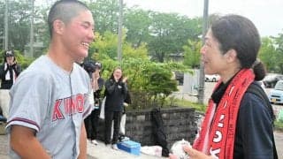 初めての本塁打が実力校破る決勝打　記念球は母へ　九里学園の主将