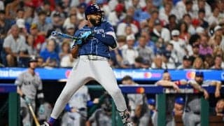 ＭＬＢ球宴　カミネロへの死球で球場騒然　バット＆ヘルメット吹っ飛ぶ　緊急交代　レイズの主砲にまさかの事態も骨には異常なし　右腕がクラブハウスへ謝罪に