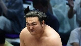 炎鵬が左腕抱え込まれながら耐え２勝目「怖かったですね」勝利後に顔ゆがめ腕気にするそぶり
