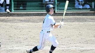 1年生だけで初勝利　盛岡白百合学園・前川広翔主将が貴重な犠打