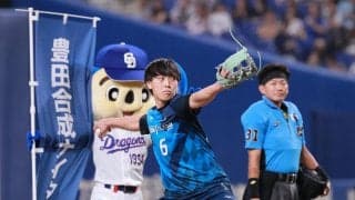 【中日】松中コーチが長男と始球式でサプライズ対決、社会人ハンドボール選手の松中大輝が登板