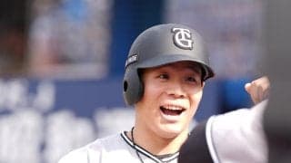 【巨人】ライト前への“ボテボテ二塁打”？佐々木俊輔の高いバウンドのゴロをセデーニョが後逸