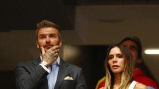 「めっちゃ喜んでる」イングランド先制にベッカム氏が妻ビクトリアさんとハグ、喜び爆発