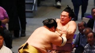 勝負に徹して輝が炎鵬に勝利　親友対決も「それは関係ない。勝負なんで」