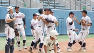 【高校野球】目黒日大が昨夏４強の実践学園破り初の16強　高橋駿太が延長10回Ｖ打／東東京