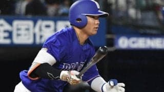 中日・村松が死球受け苦悶の表情　ウィットリーの１５６キロ直球が背中に　ドーム騒然　治療受けプレー続行