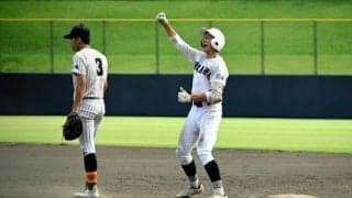 「公立の雄」日川、4番の意地　甲子園の夢は後輩へ