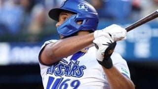 ＤｅＮＡ・エンカーナシオンが途中交代　七回の守備で足痛めたか