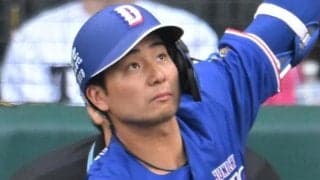 中日・石伊が途中交代　巨人・マルティネスの１５６キロが左腕直撃で球場騒然　治療後にプレー続行も守備から交代