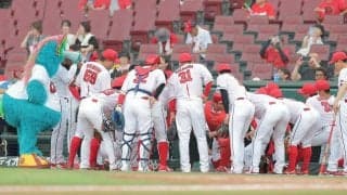 広島・矢野雅哉を登録抹消　今季は４４試合出場で打率・１６７　代わって前川を登録