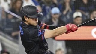 岡本和真の死球に本拠地スタンドがブーイング　前ＤｅＮＡ左腕の直球が右膝に　大事には至らず　後半戦初打席でヒヤリ